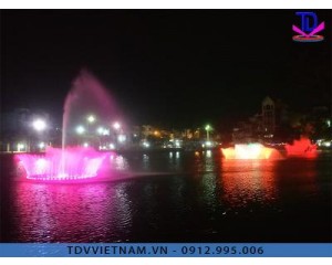 Đài phun nước phao nổi trên hồ tại thị trấn Ngô Đồng, Giao Thủy, Nam Định