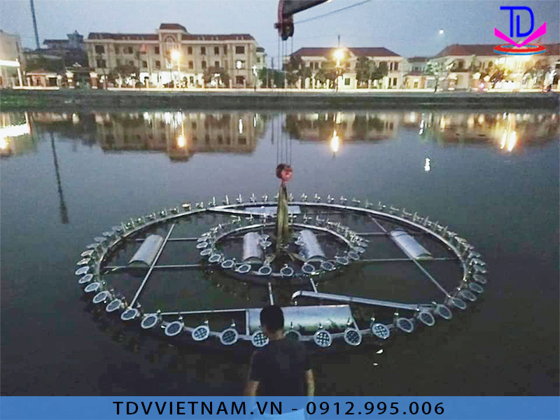 Đài phun nước phao nổi trên hồ thị trấn Giao Thủy 5