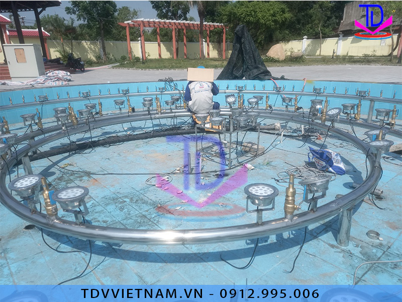 Đài phun nước bể tròn nhà văn hóa phường Phú Bài